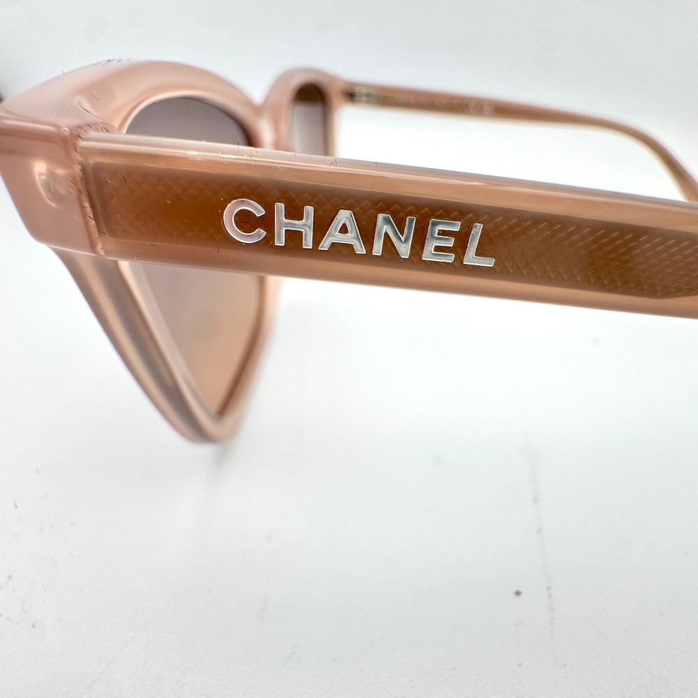 Chanel Sunglasses Square Translucent Brown Gradient Lens Italy 5551U & Case COA - Picture 4 of 17